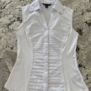 Zac & Rachel women’s size small.